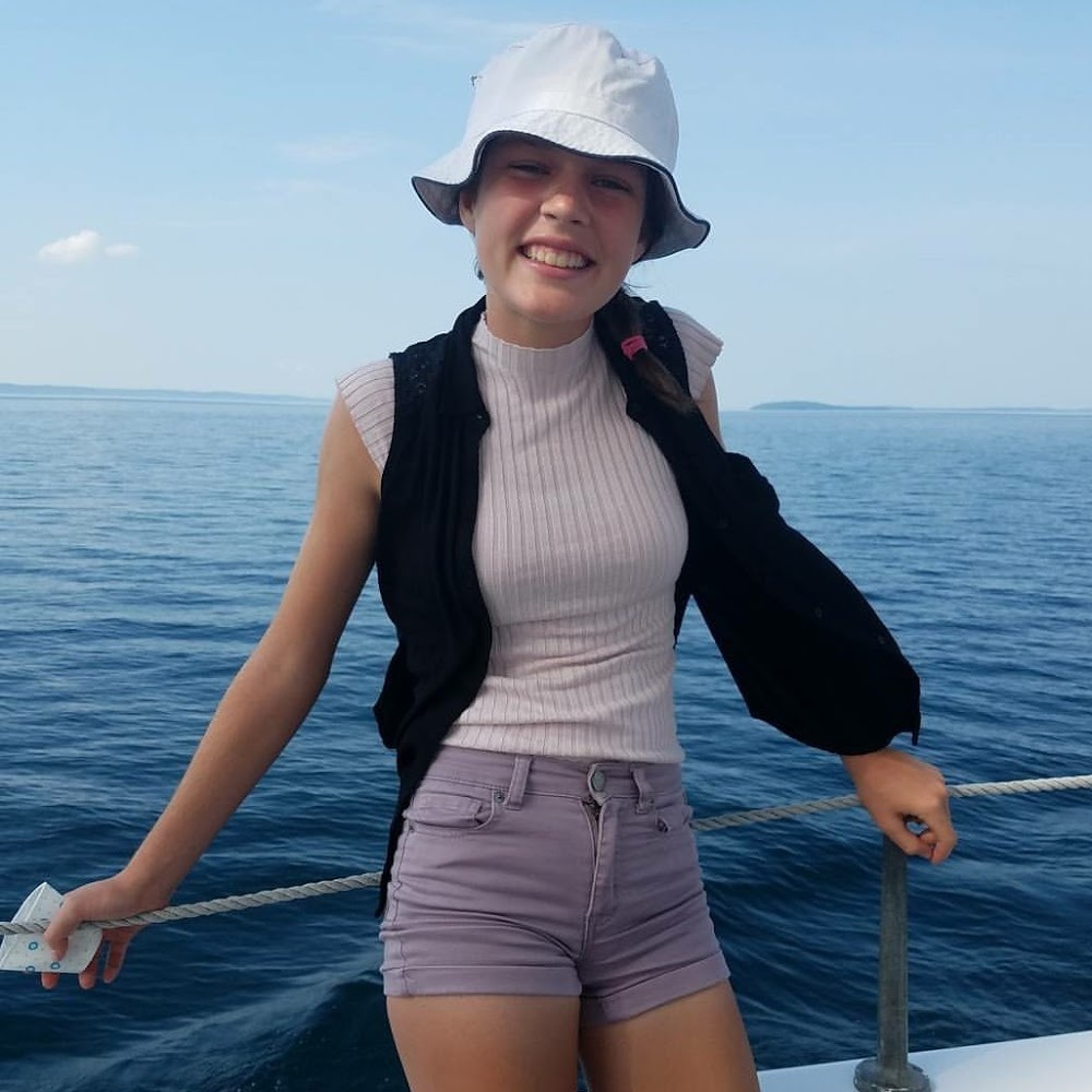 Meet your Posher, Yana